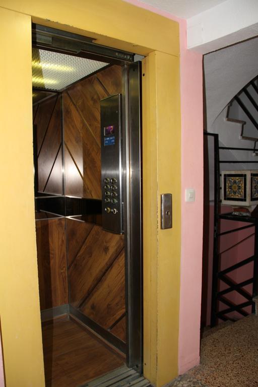 Hostal Mengual Gandía Exterior photo